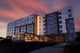 Courtyard By Marriott Indianapolis Fishers