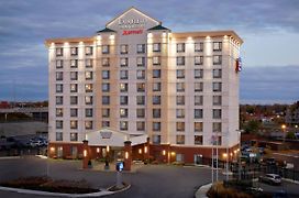 Fairfield Inn & Suites By Marriott Montreal Airport