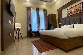 Hotel Woodlark Zirakpur Chandigarh - Brand New Hotel