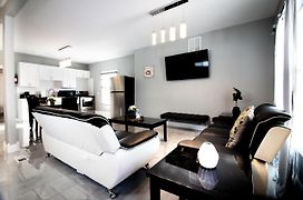 The Prospect Point Penthouse- Yard & Parking, Minutes From Falls & Casino By Niagara Hospitality