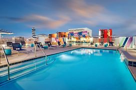 Springhill Suites By Marriott Las Vegas Convention Center
