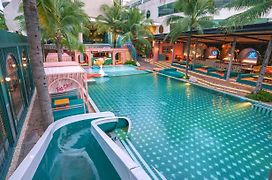 A-One The Royal Cruise Hotel Pattaya - Sha Extra Plus