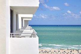 Loews Miami Beach Hotel