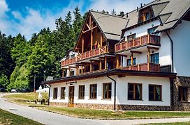 Pohorje Village Wellbeing Resort - Wellness&Spa Hotel Bolfenk