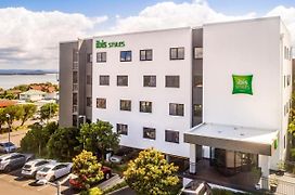 Ibis Styles The Entrance