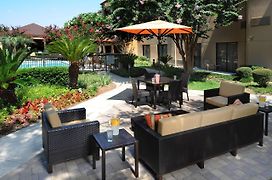 Courtyard By Marriott Houston Hobby Airport