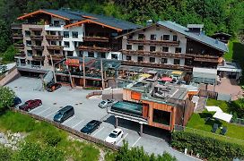 THOMSN-Alpine Rock Hotel