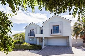 Nerf-Af Cottage And Private Rooms At Onrus , Hermanus