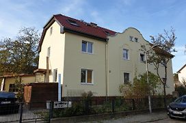 Helles Apartment In Berlin-Mariendorf