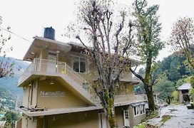Nomadgao Dharamkot - Work-Friendly Comfort Stay With A View