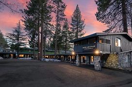 South Lake Chalet-Boutique Suite-Minutes To Heavenly & Lake Tahoe