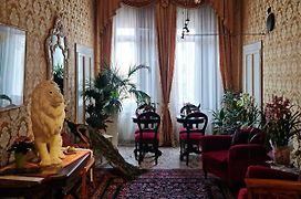 Luxury Suites In Venice-Friendly Venice Suites