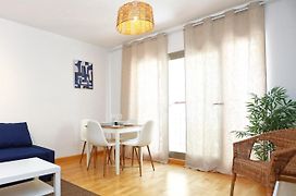 Casa Fenicia - Cosy Apartment With Free Private Parking