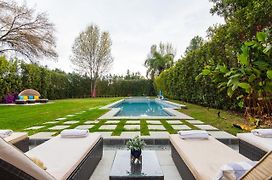 Woodland Hills Paradise Resort Style Home
