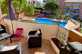 Coeur de FREJUS, Appartement 3 pièces climatisé avec piscine, terrasse, barbecue