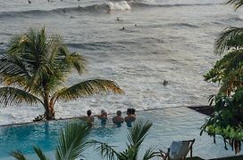 Puro Surf Hotel