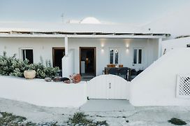 Kalyva Cycladic House - Oia Santorini