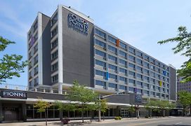 Four Points By Sheraton Windsor Downtown