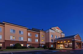 Fairfield Inn & Suites By Marriott Rogers