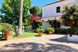 Villa América con Piscina en Urbanización Roche Conil Cádiz Andalucía España