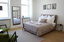 Bloom - Modern One Bedroom Apartment