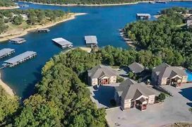 Rockwood Condos On Table Rock Lake With Boat Slips