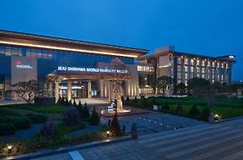 Marriott Jeju Shinhwa World Hotel