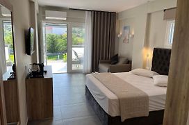 Astra Sarti Luxury Suites