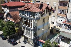 Hotel Pik Loti Tirana Exterior photo