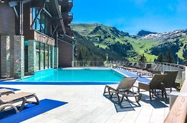 Appartement Premium à Flaine, altitude 1740 m, 8 à 10 personnes, au pied des pistes, piscine, jacuzzi, sauna, hammam et salle de sport