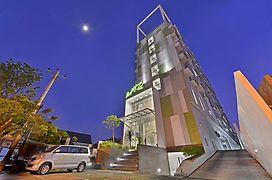 Whiz Hotel Pemuda Semarang