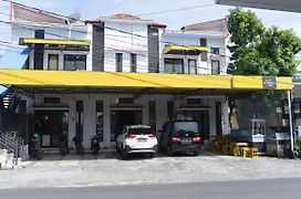 OYO 1305 Hotel Al-ghani Syariah