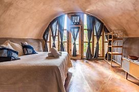 Caliu Earthship Ecolodge