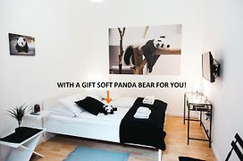 Lazy Panda Apartment