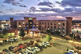 Holiday Inn Express & Suites Albuquerque Historic Old Town, An Ihg Hotel