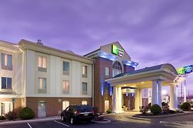 Holiday Inn Express & Suites By Ihg Chambersburg, An Ihg Hotel
