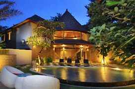 Abi Bali Luxury resort y Villa