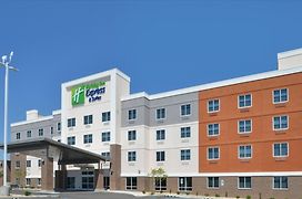 Holiday Inn Express & Suites Lexington Midtown - I-75, An Ihg Hotel