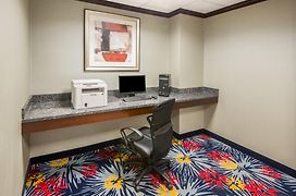 Holiday Inn Express Cleveland Airport - Brook Park, An Ihg Hotel