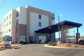 Holiday Inn Express And Suites Tahlequah, An Ihg Hotel