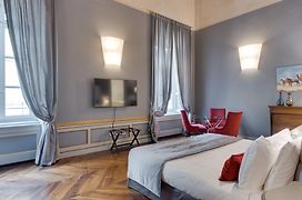 Palazzo Del Carretto-Art Apartments&Guesthouse