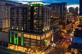 Holiday Inn & Suites Nashville Downtown Broadway