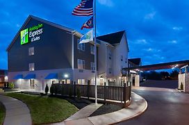 Holiday Inn Express & Suites - Columbus Airport East, An Ihg Hotel