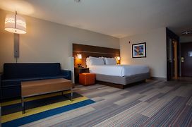 Holiday Inn Express & Suites Atlanta Perimeter Mall Hotel, An Ihg Hotel