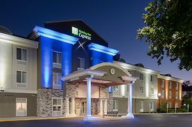 Holiday Inn Express & Suites Philadelphia - Mt Laurel, An Ihg Hotel