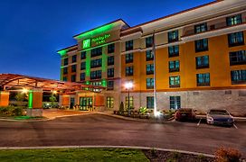 Holiday Inn & Suites Tupelo North, An Ihg Hotel