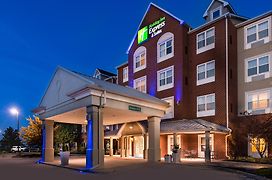 Holiday Inn Express Hotel & Suites St. Louis West-O'Fallon, An Ihg Hotel