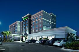 Holiday Inn & Suites Orlando I-Drive Theme Parks