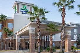 Holiday Inn Express & Suites., An Ihg Hotel