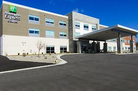 Holiday Inn Express & Suites Coldwater, An Ihg Hotel